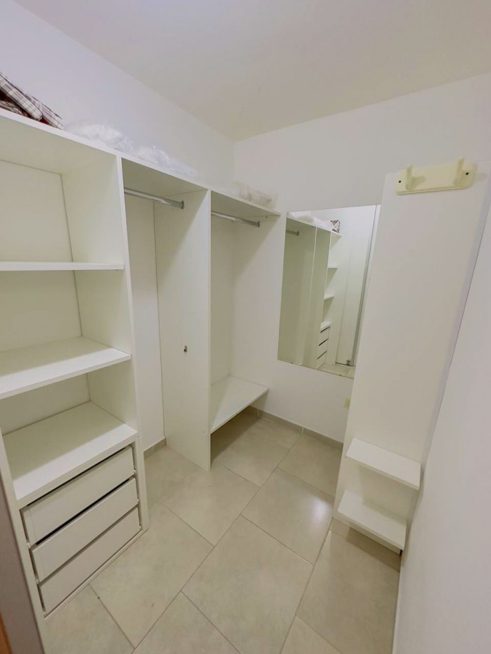VENDO DEPARTAMENTO CON ESPACIO DE COCHERA EN LA PERLA