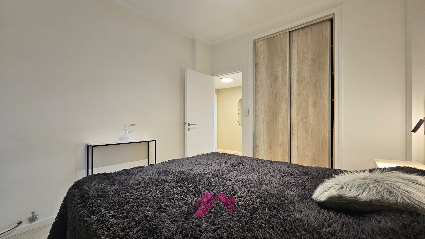 DEPARTAMENTO 2 AMBIENTES CON BALCON FRENTE A LA PLAZA EN VENTA | PLAZA COLON