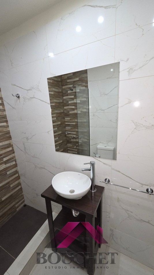 DEPARTAMENTO 2 AMBIENTES LATERAL EN VENTA | PLAZA COLON