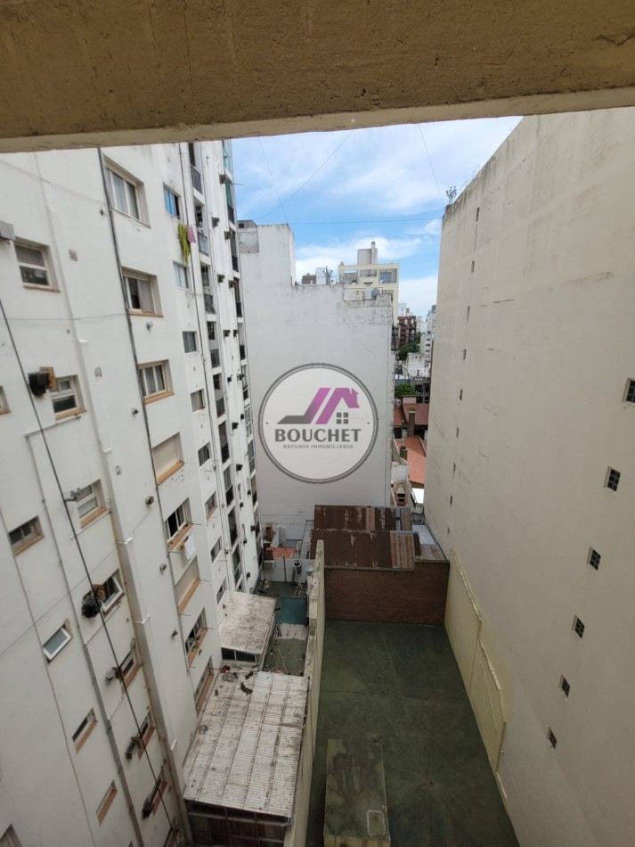 VENDO DEPARTAMENTO SEMIPISO 2 AMBIENTES CON BALCON