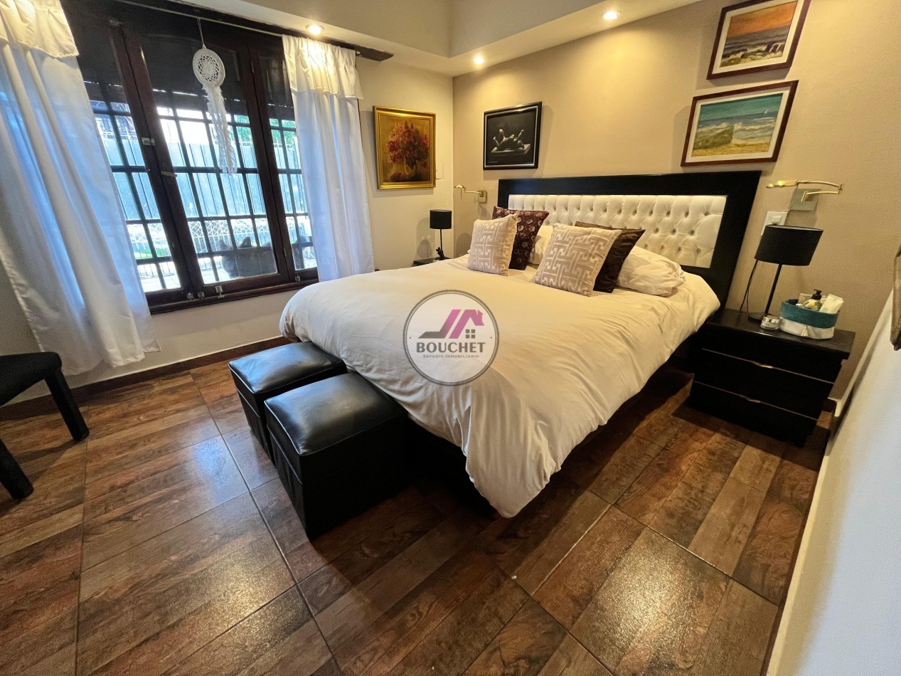 VENDO CASA 5 AMBIENTES CON PILETA EN LAS FAROLAS