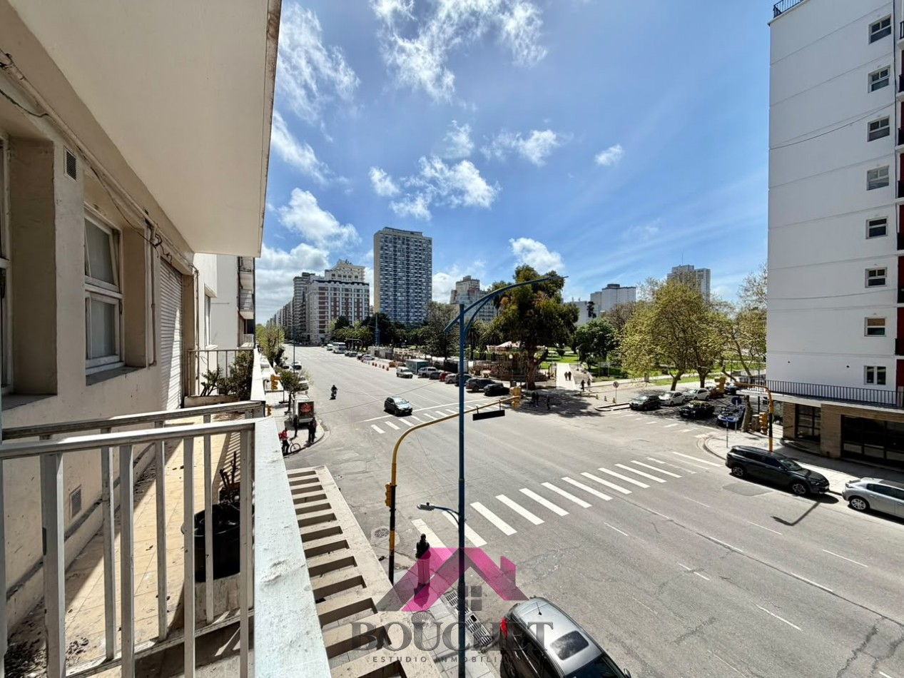 DEPARTAMENTO 3 AMBIENTES A LA CALLE CON BALCON | PLAZA COLON 