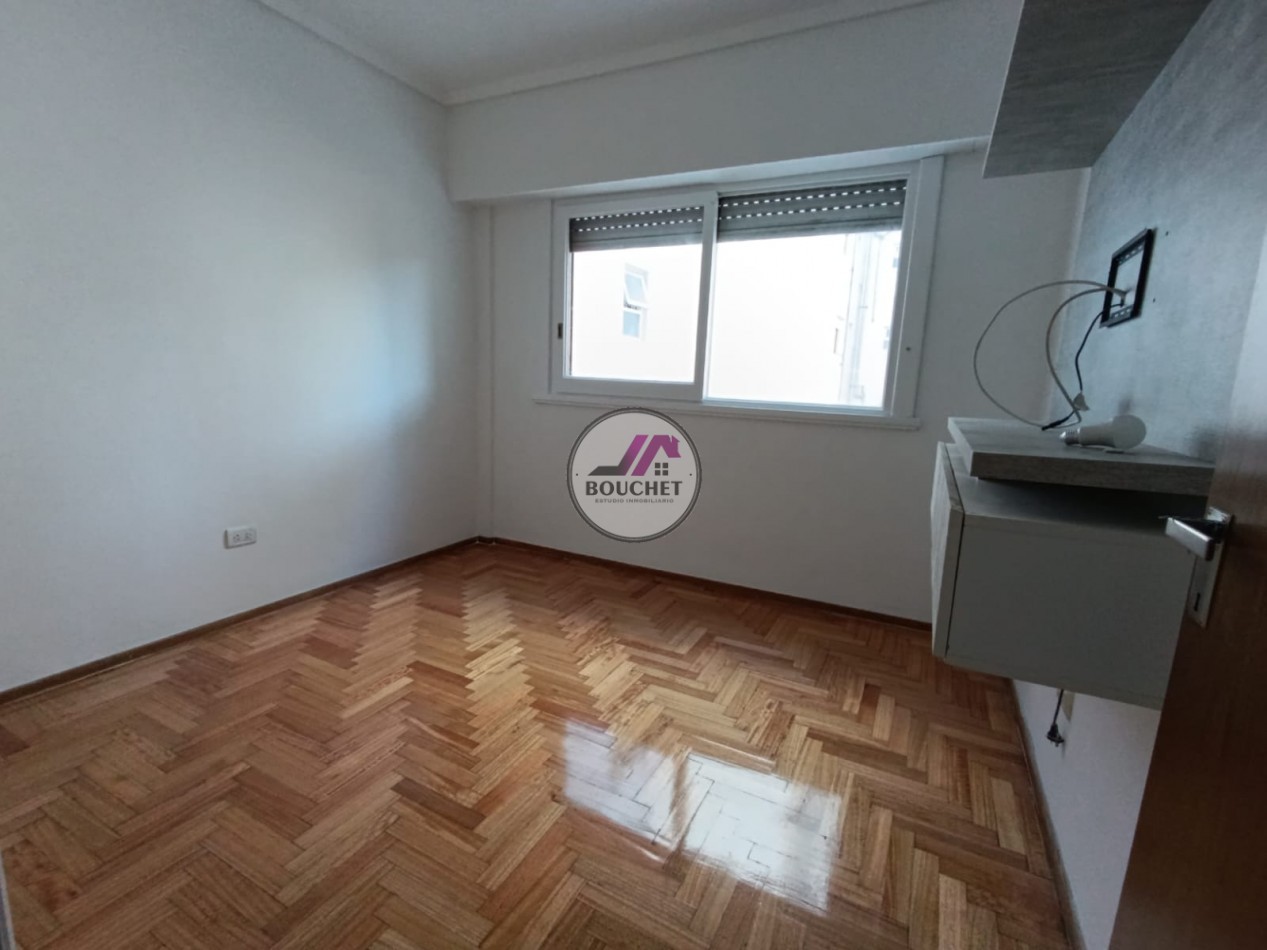 VENDO DEPARTAMENTO 3 AMBIENTES CON BALCON PLAZA MITRE
