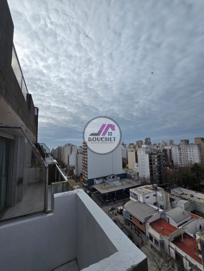 VENDO DEPARTAMENTO 2 AMBIENTES A LA CALLE CON COCHERA