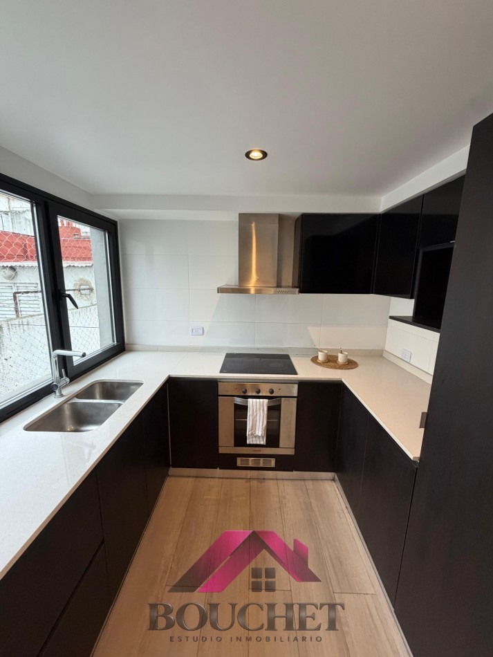 DEPARTAMENTO 2 AMBIENTES A LA CALLE CON BALCON | PLAZA COLON 