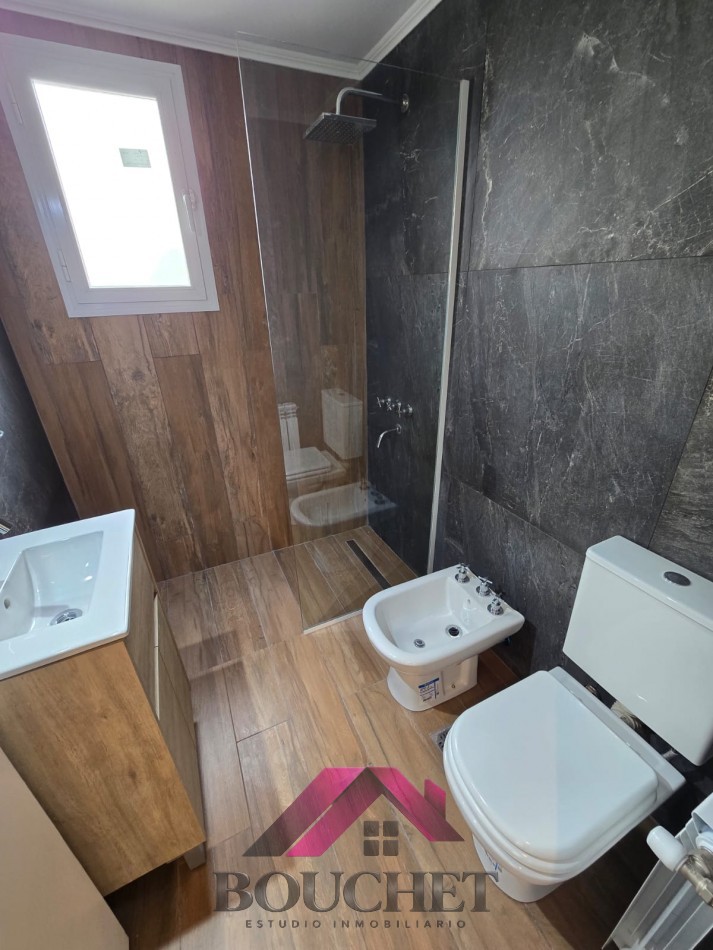 DEPARTAMENTO 2 AMBIENTES A LA CALLE Y BALCONES | PLAZA MITRE