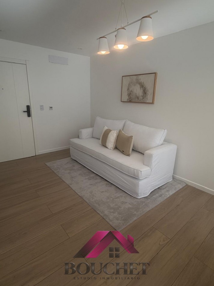 DEPARTAMENTO 2 AMBIENTES A LA CALLE CON BALCON | PLAZA COLON 