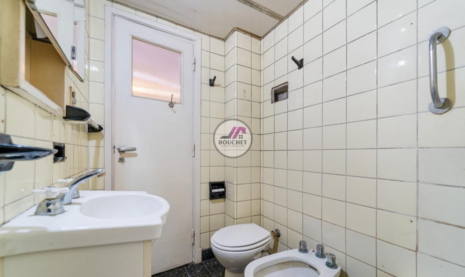 DEPARTAMENTO 2 AMBIENTES CON DEPENDENCIA Y COCHERA EN VENTA | PLAZA COLON