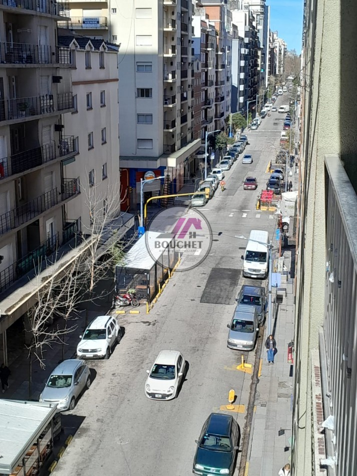 DEPARTAMENTO 2 AMBIENTES CON DEPENDENCIA Y COCHERA EN VENTA | CENTRO