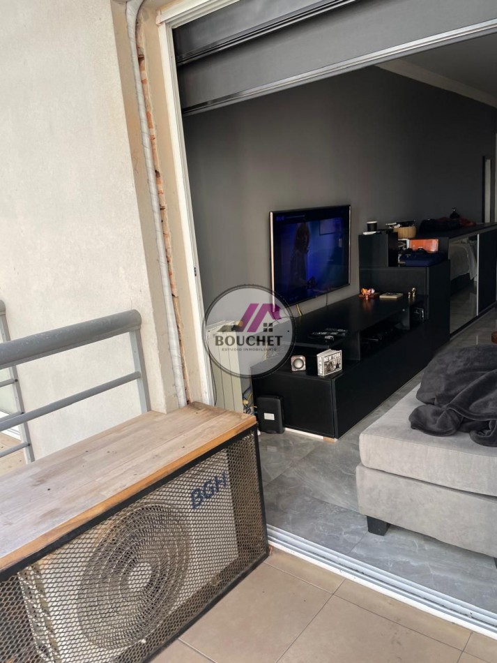 VENDO DEPARTAMENTO MONOAMBIENTE AMPLIO A LA CALLE CON BALCON