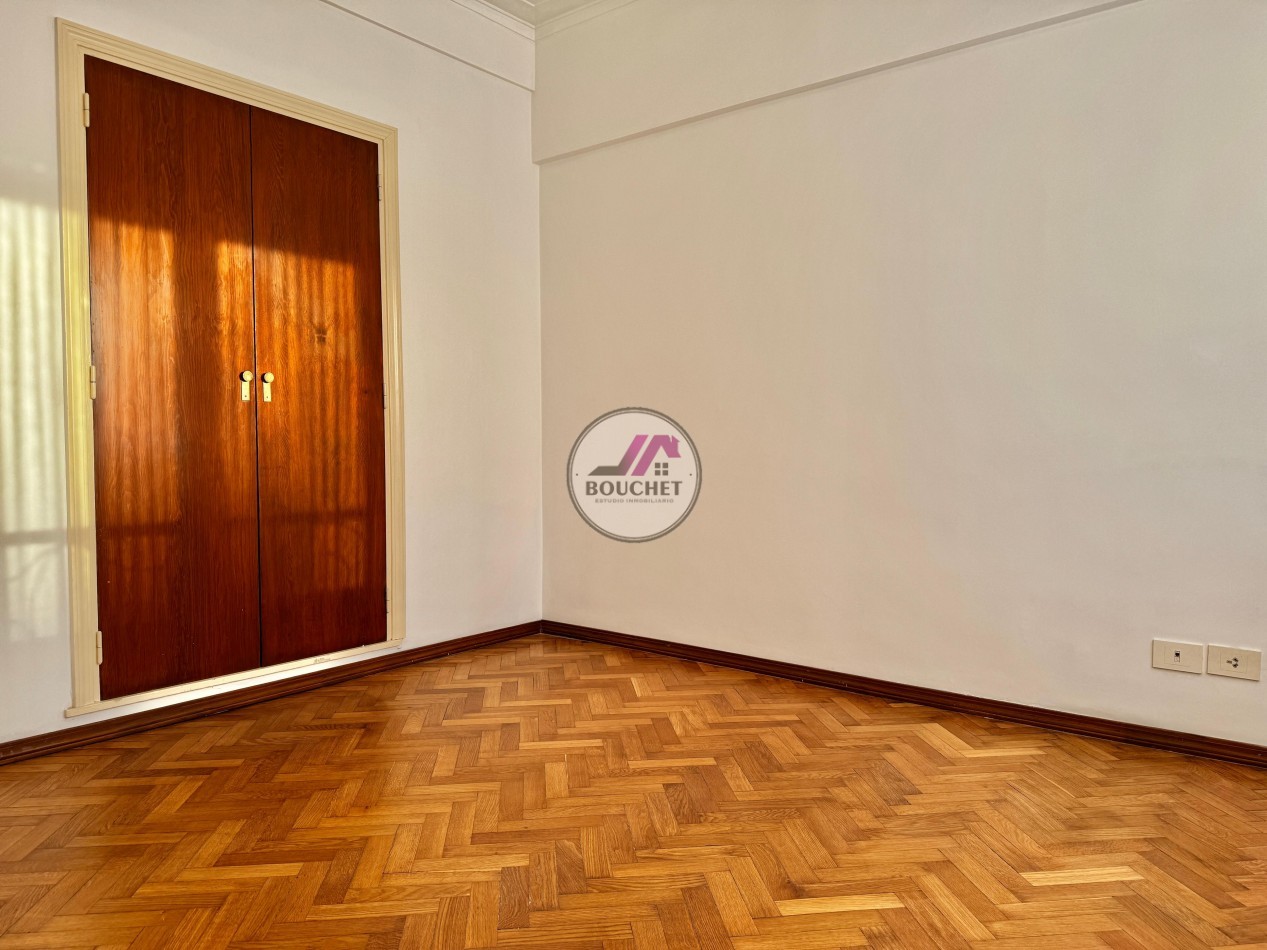 VENDO DEPARTAMENTO 4 AMBIENTES CON BAULERA Y BALCON