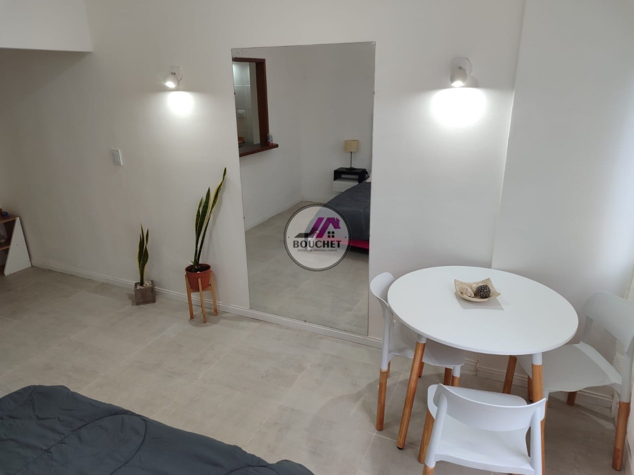 DEPARTAMENTO 1 AMBIENTE A LA CALLE EN VENTA | ZONA CENTRO