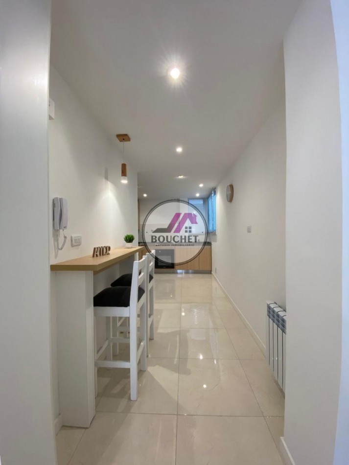 DEPARTAMENTO 3 AMBIENTES AL FRENTE CON BALCON EN VENTA| PLAZA COLON 