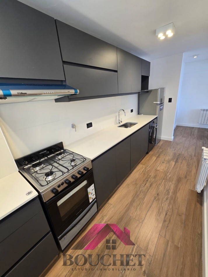 DEPARTAMENTO 2 AMBIENTES A LA CALLE Y BALCONES | PLAZA MITRE
