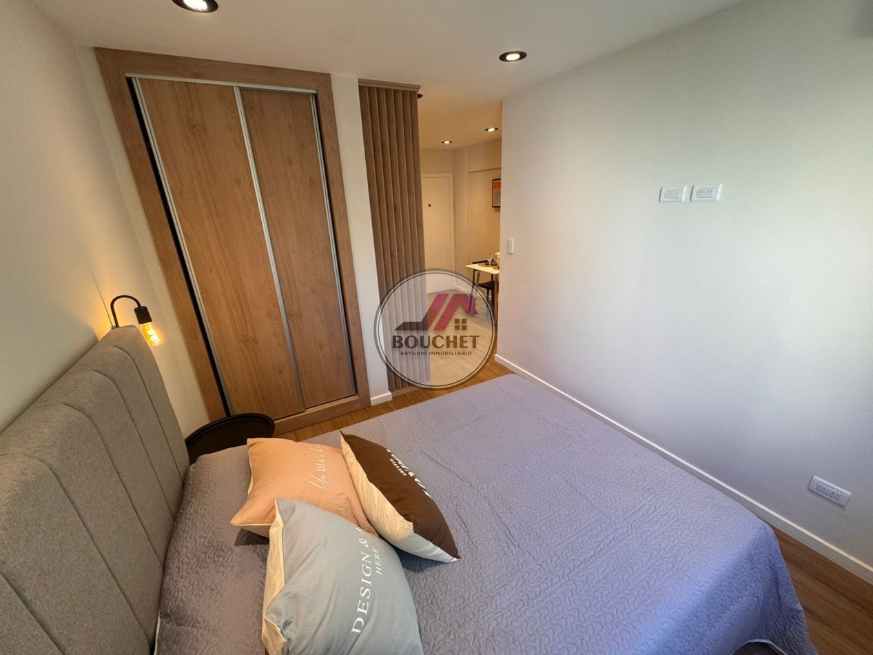 DEPARTAMENTO AMBIENTE DESPLAZADO A LA CALLE EN VENTA | PLAZA COLON
