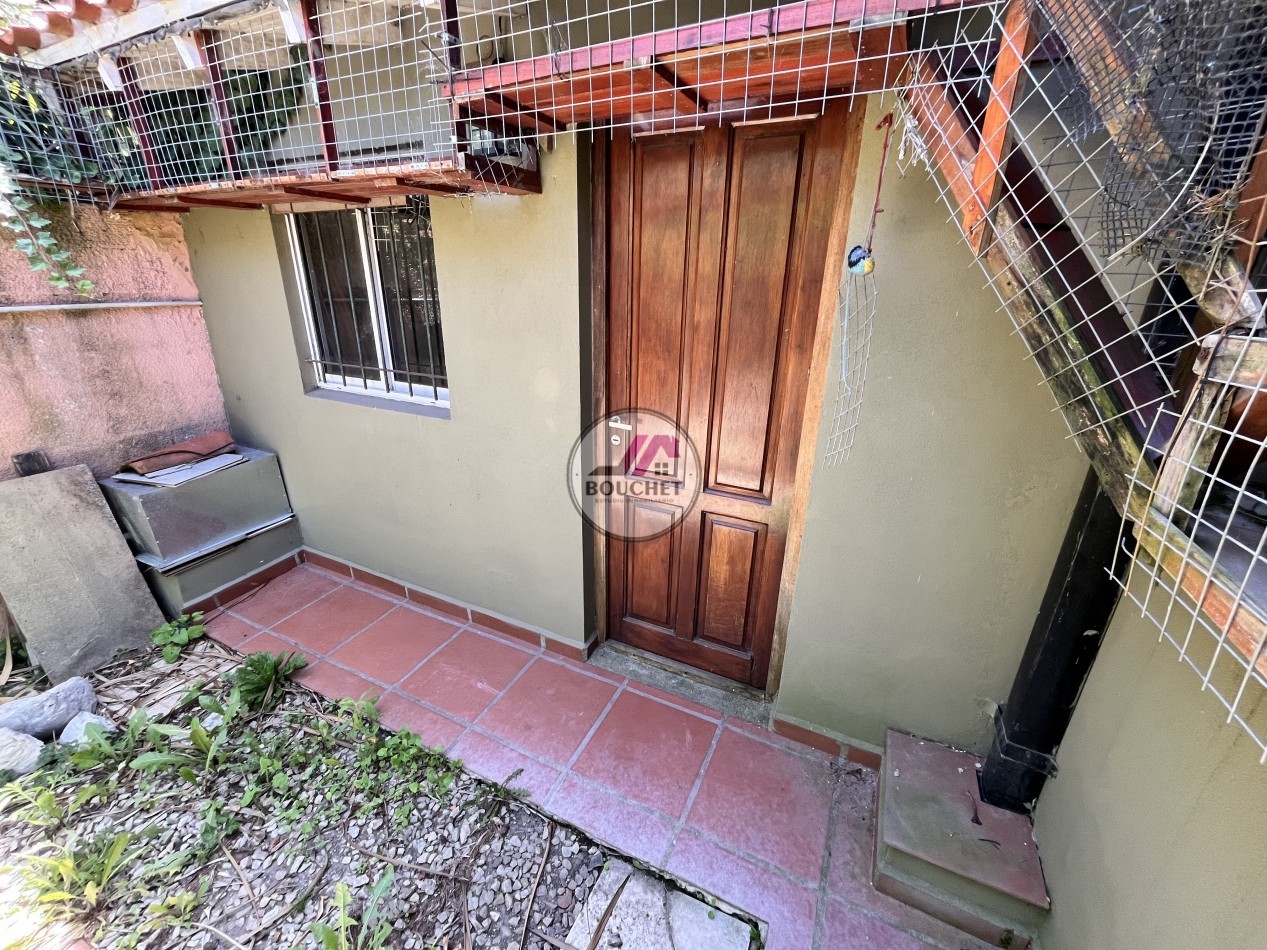 CHALET 5 AMBIENTES, GARAGE QUINCHO DOBLE Y JARDIN EN VENTA | PUNTA MOGOTES