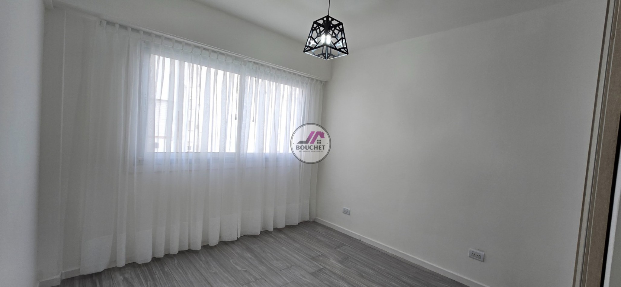 VENDO DEPARTAMENTO 2 AMBIENTES A LA CALLE CON BALCON
