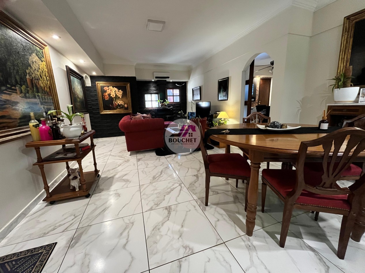 VENDO CASA 5 AMBIENTES CON PILETA EN LAS FAROLAS
