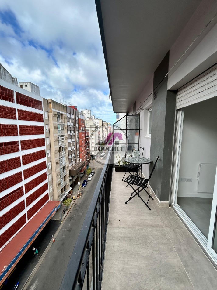 VENDO DEPARTAMENTO MONOAMBIENTE CON BALCON A LA CALLE