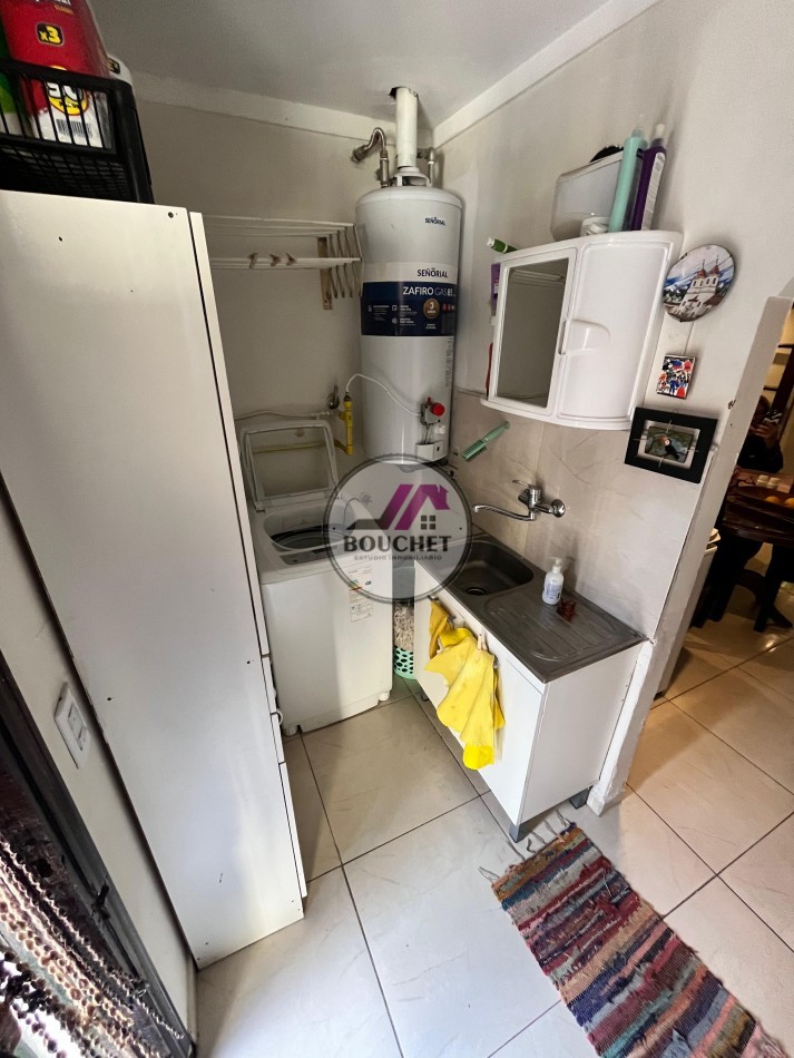 VENDO CASA 5 AMBIENTES CON PILETA EN LAS FAROLAS