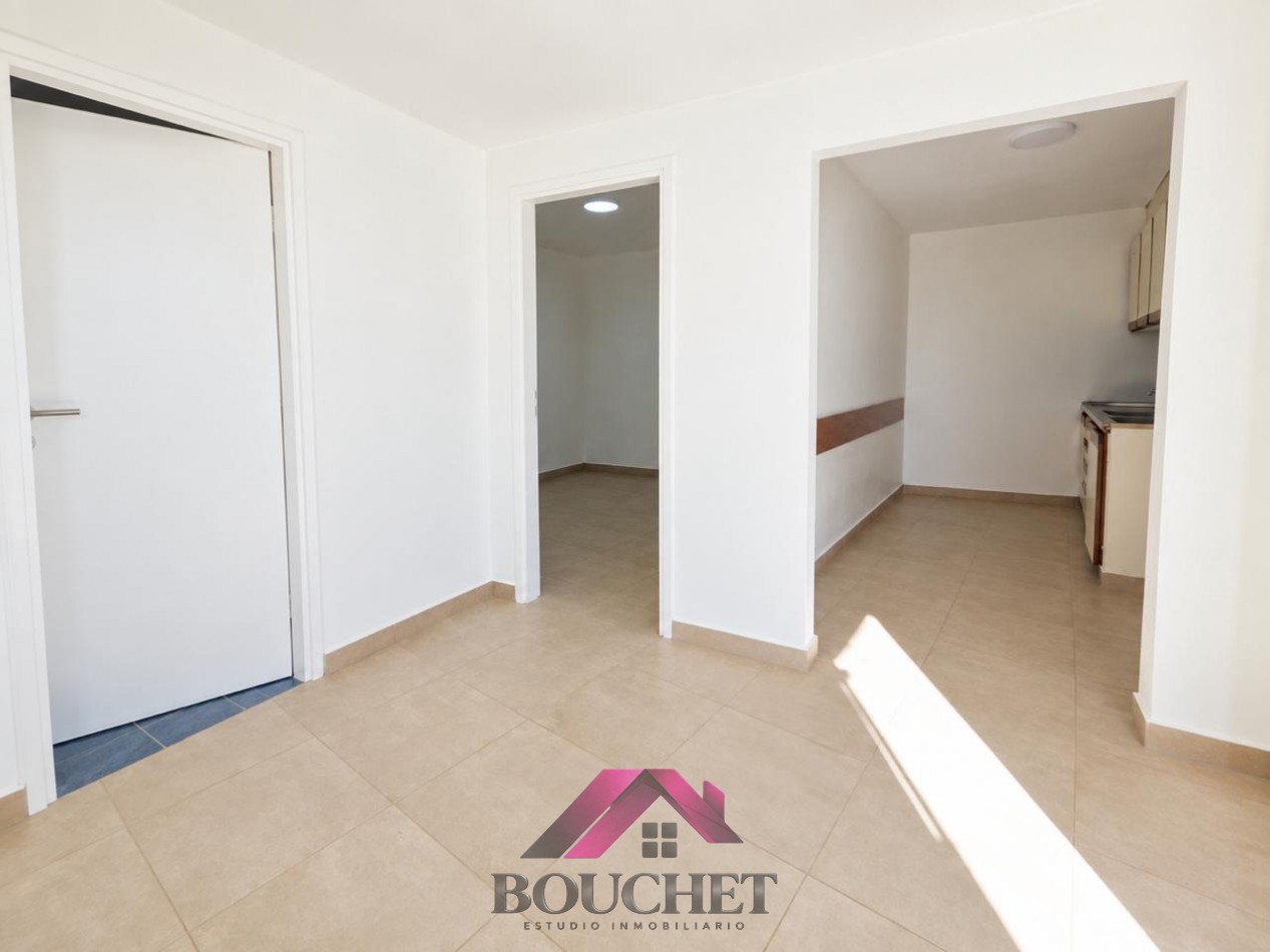 CASA 3 AMBIENTES CON PATIO Y GARAGE EN VENTA | LAS AVENIDAS
