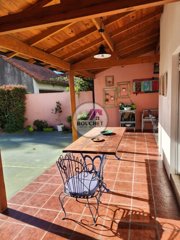 VENDO GRAN CHALET 4 AMBIENTES EN MIRAMAR