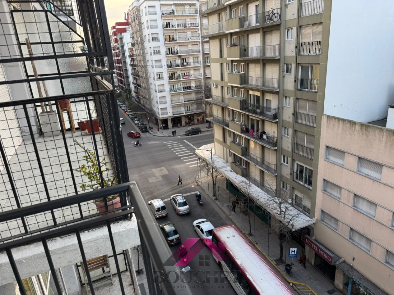 DEPARTAMENTO 3 AMBIENTES A LA CALLE CON BALCON EN VENTA | PLAZA COLON 