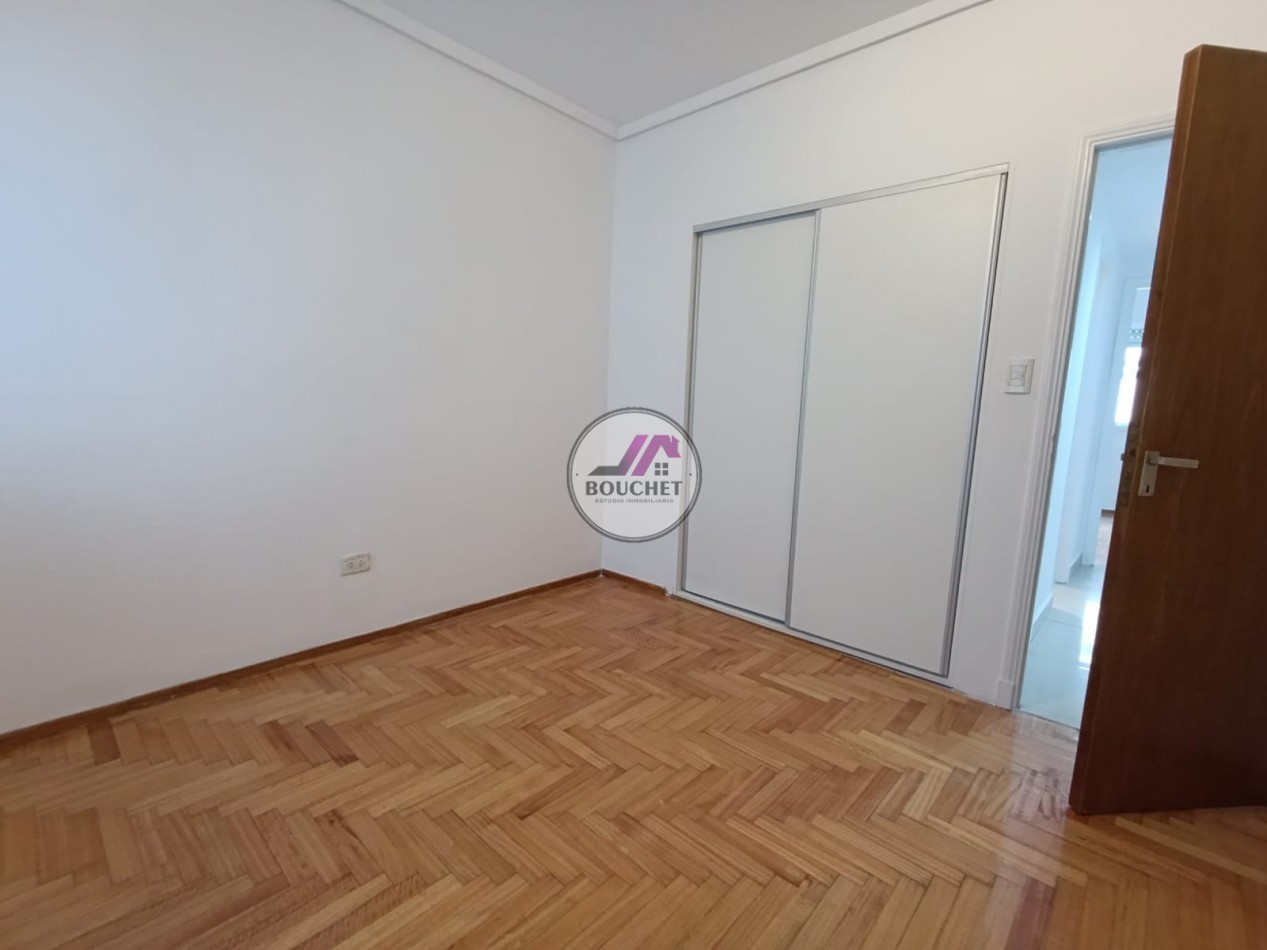 VENDO DEPARTAMENTO 3 AMBIENTES CON BALCON PLAZA MITRE