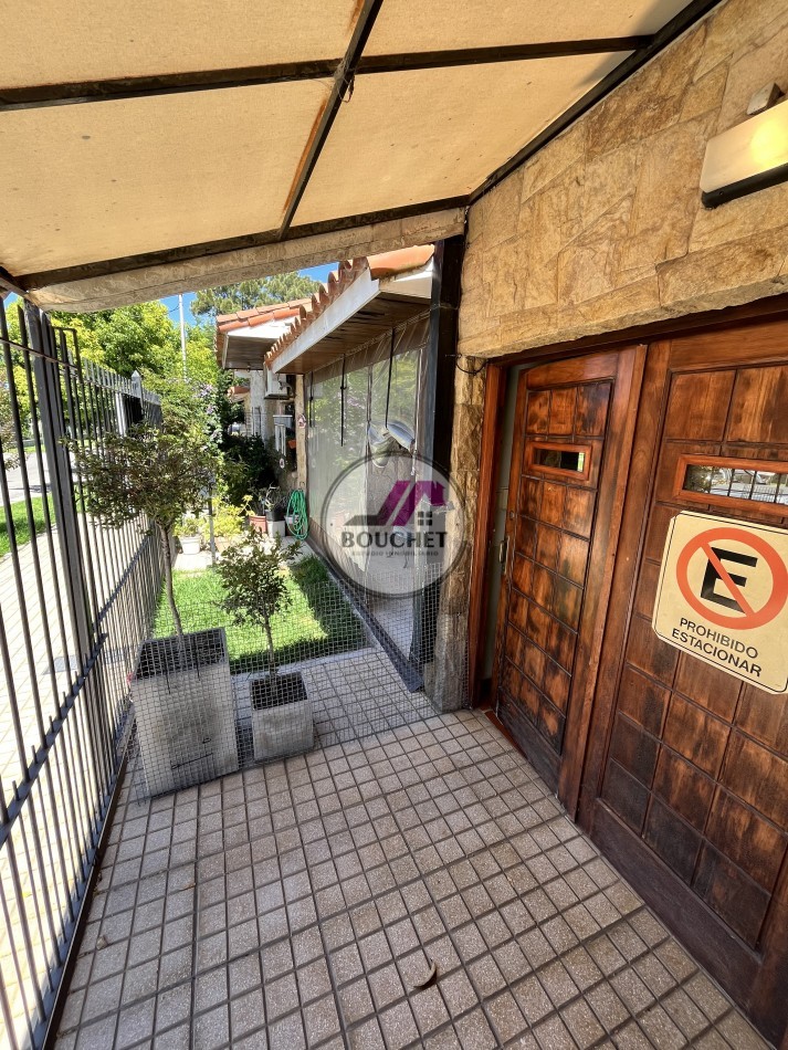 CHALET 5 AMBIENTES, GARAGE QUINCHO DOBLE Y JARDIN EN VENTA | PUNTA MOGOTES