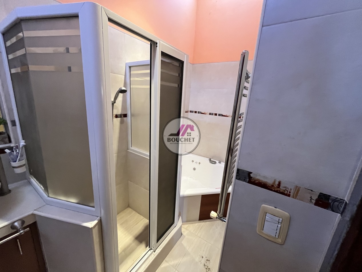 CHALET 5 AMBIENTES, GARAGE QUINCHO DOBLE Y JARDIN EN VENTA | PUNTA MOGOTES
