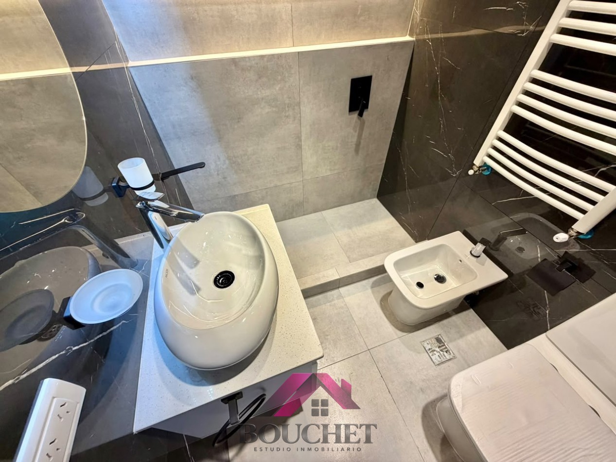 DEPARTAMENTO 3 AMBIENTES A LA CALLE CON BALCON | PLAZA COLON 