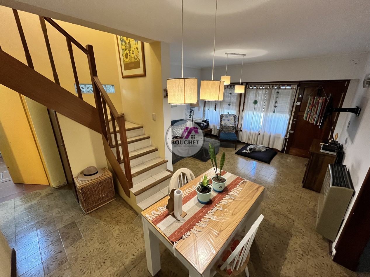 CHALET 5 AMBIENTES, GARAGE QUINCHO DOBLE Y JARDIN EN VENTA | PUNTA MOGOTES