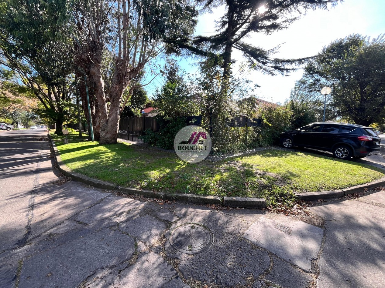 VENDO CASA 5 AMBIENTES CON PILETA EN LAS FAROLAS