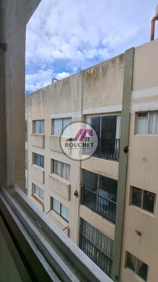 VENDO DEPARTAMENTO DOS AMBIENTES CON BALCON Y  COCHERA