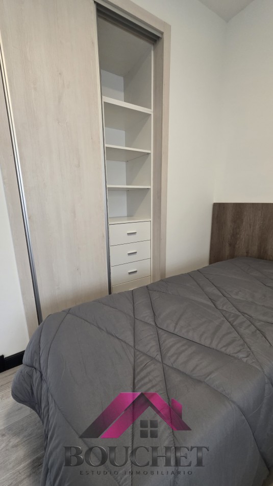 DEPARTAMENTO 3 AMBIENTES RECICLADO CON BALCON EN VENTA | PLAZA COLON