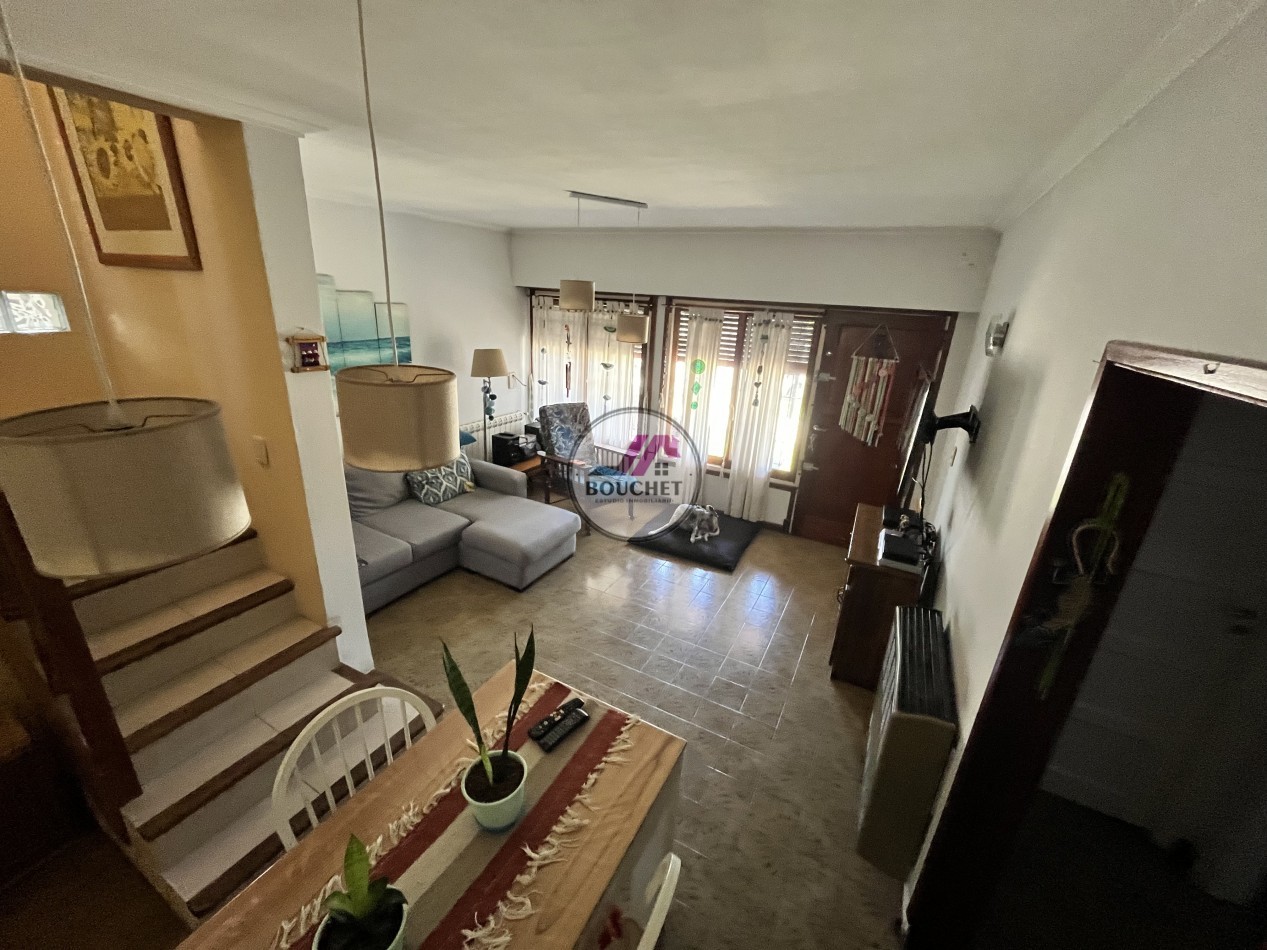 CHALET 5 AMBIENTES, GARAGE QUINCHO DOBLE Y JARDIN EN VENTA | PUNTA MOGOTES