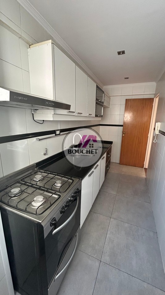 VENDO DEPARTAMENTO 3 AMBIENTES CON COCHERA PLAZA MITRE