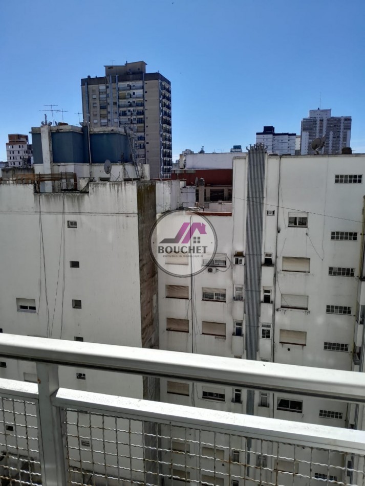 VENDO DEPARTAMENTO MONOAMBIENTE LATERAL CON BALCON EN MARAL