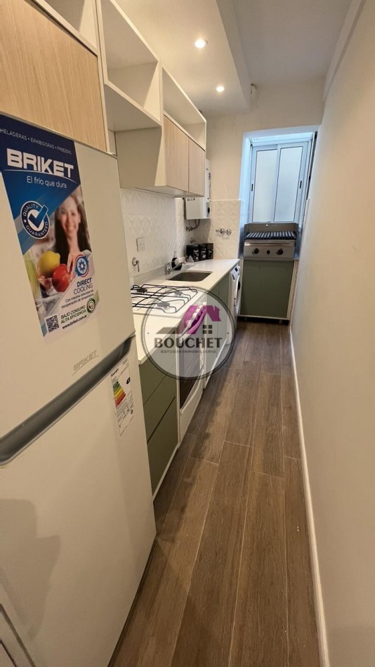 DEPARTAMENTO 2 AMBIENTES A LA CALLE CON BALCON 8VO EN VENTA | CENTRO
