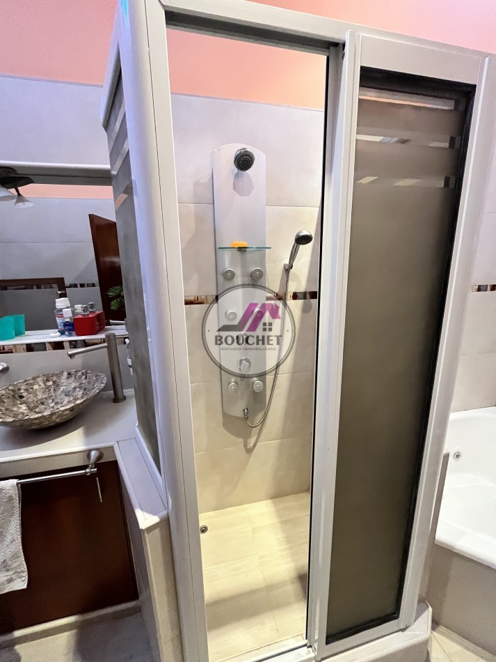 CHALET 5 AMBIENTES, GARAGE QUINCHO DOBLE Y JARDIN EN VENTA | PUNTA MOGOTES