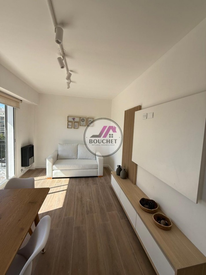 VENDO DEPARTAMENTO 2 AMBIENTES SOBRE COLON CON BALCON
