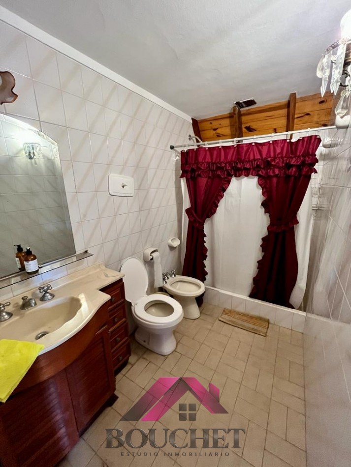 CASA ALPINA 4 AMBIENTES, GARAGE Y PARQUE EN VENTA | PUNTA MOGOTES