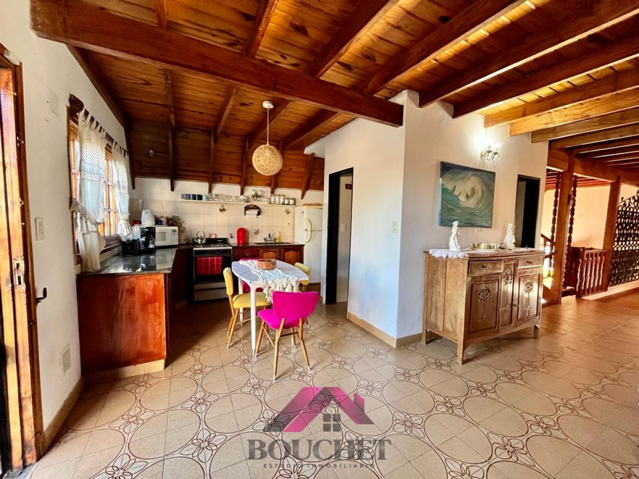 CASA ALPINA 4 AMBIENTES, GARAGE Y PARQUE EN VENTA | PUNTA MOGOTES