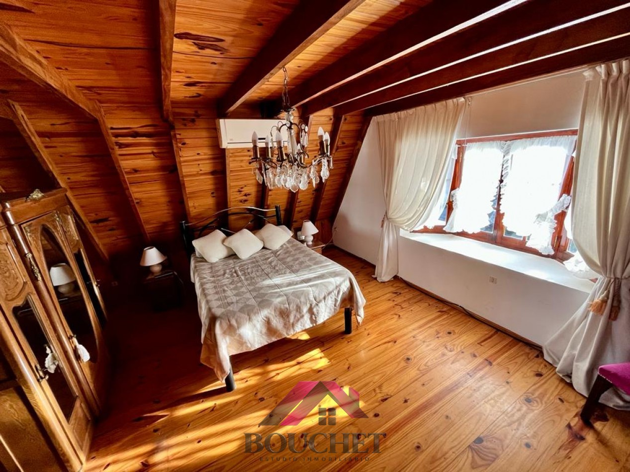 CASA ALPINA 4 AMBIENTES, GARAGE Y PARQUE EN VENTA | PUNTA MOGOTES
