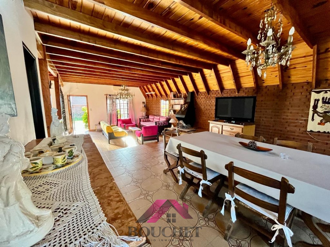 CASA ALPINA 4 AMBIENTES, GARAGE Y PARQUE EN VENTA | PUNTA MOGOTES