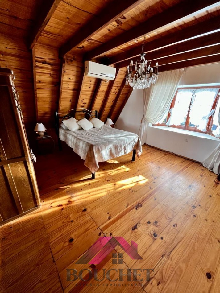 CASA ALPINA 4 AMBIENTES, GARAGE Y PARQUE EN VENTA | PUNTA MOGOTES