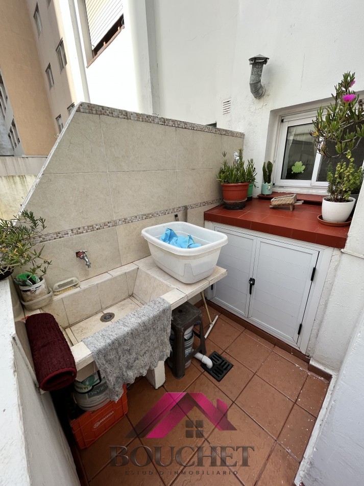 VENDO DEPARTAMENTO 2 AMBIENTES CON PATIO ZONA ALDREY - OPCION COCHERA