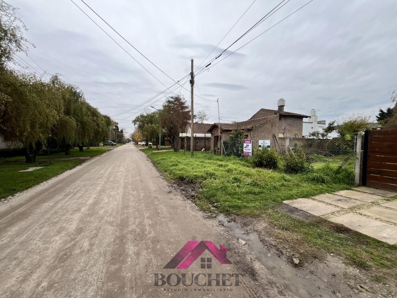 VENDO LOTE AMPLIO BARRIO CAISAMAR 