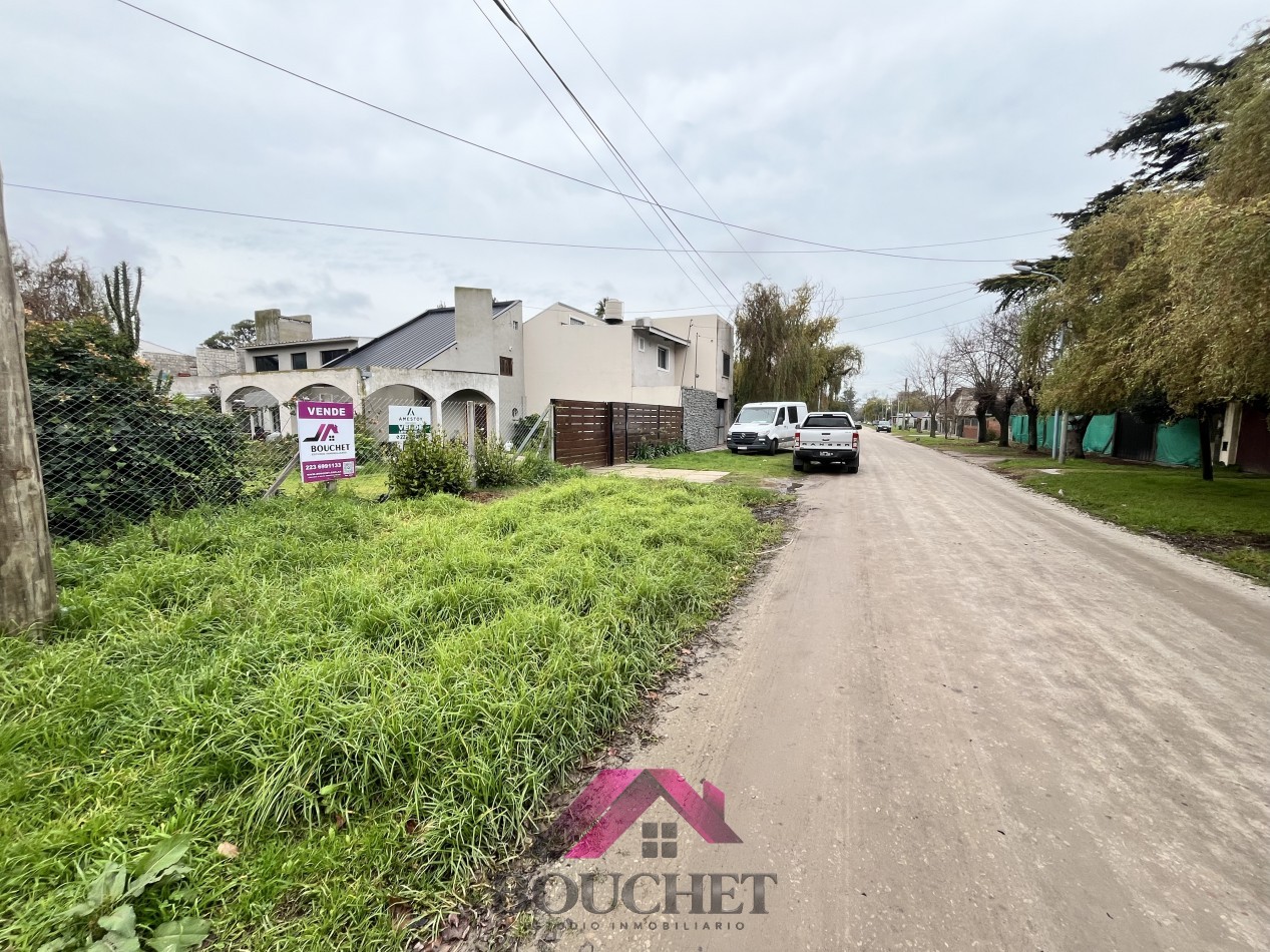 VENDO LOTE AMPLIO BARRIO CAISAMAR 