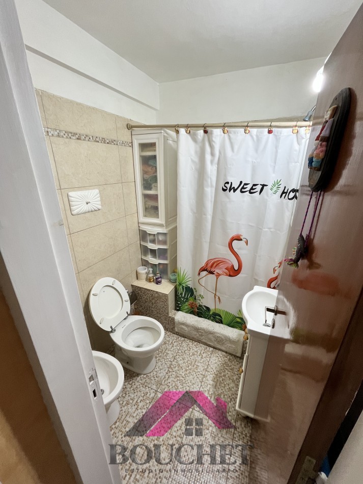 VENDO DEPARTAMENTO 2 AMBIENTES CON PATIO ZONA ALDREY - OPCION COCHERA